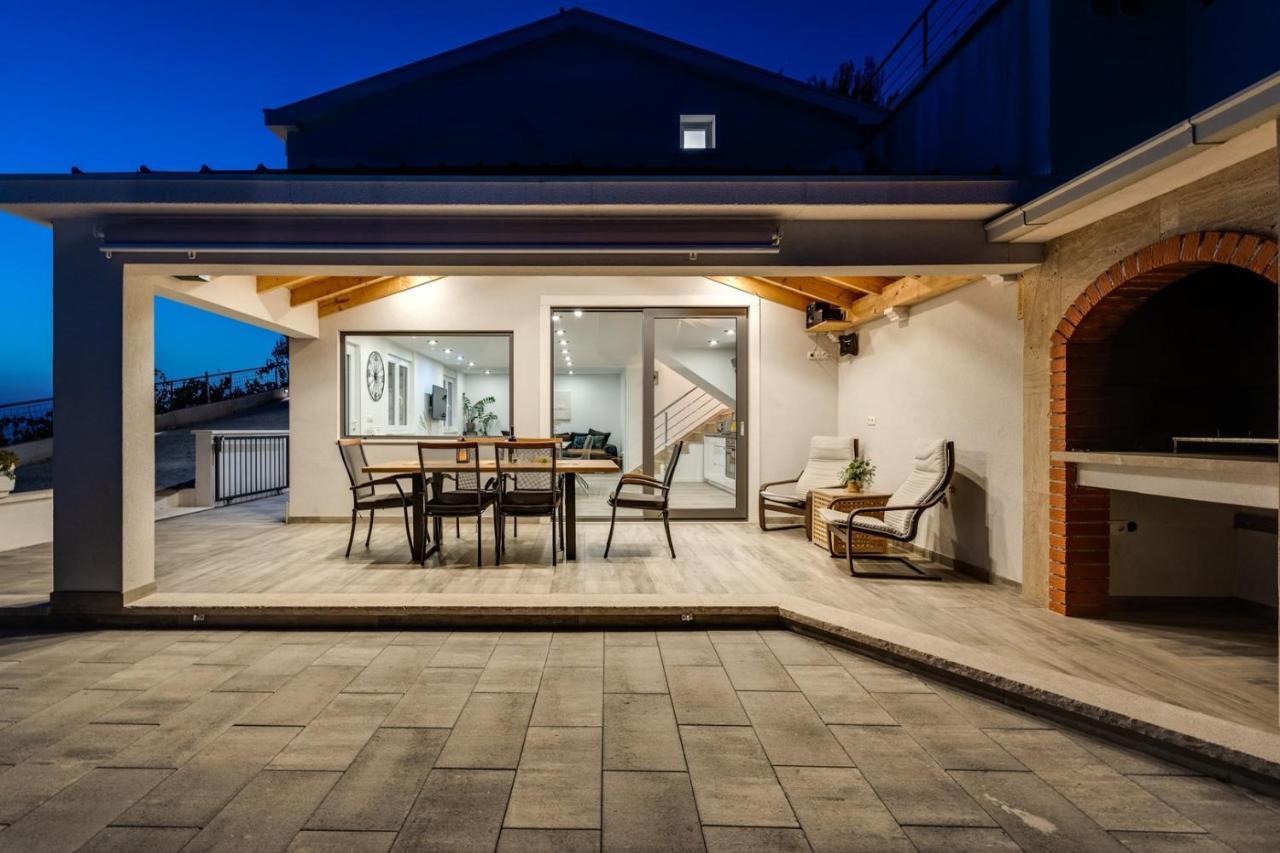 Villa Dream With Private Pool, 2 Bedrooms With En-Suite Bathrooms, Sea View 奥米什 外观 照片