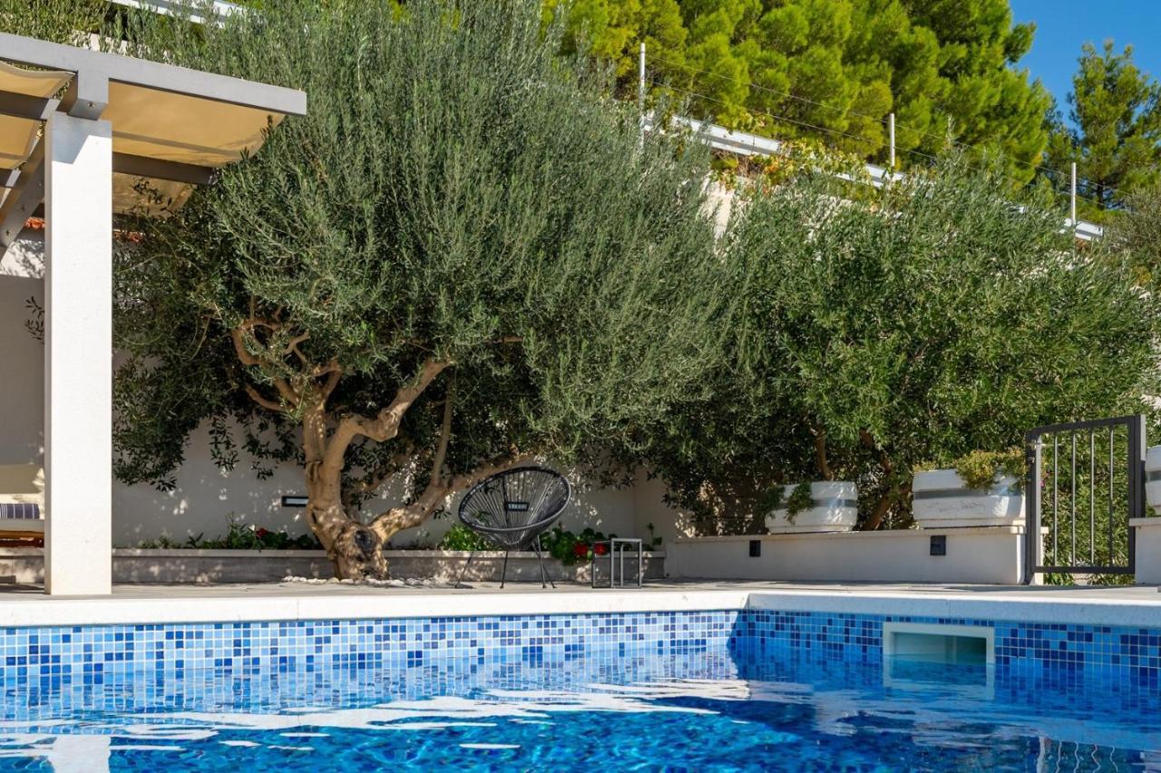 Villa Dream With Private Pool, 2 Bedrooms With En-Suite Bathrooms, Sea View 奥米什 外观 照片
